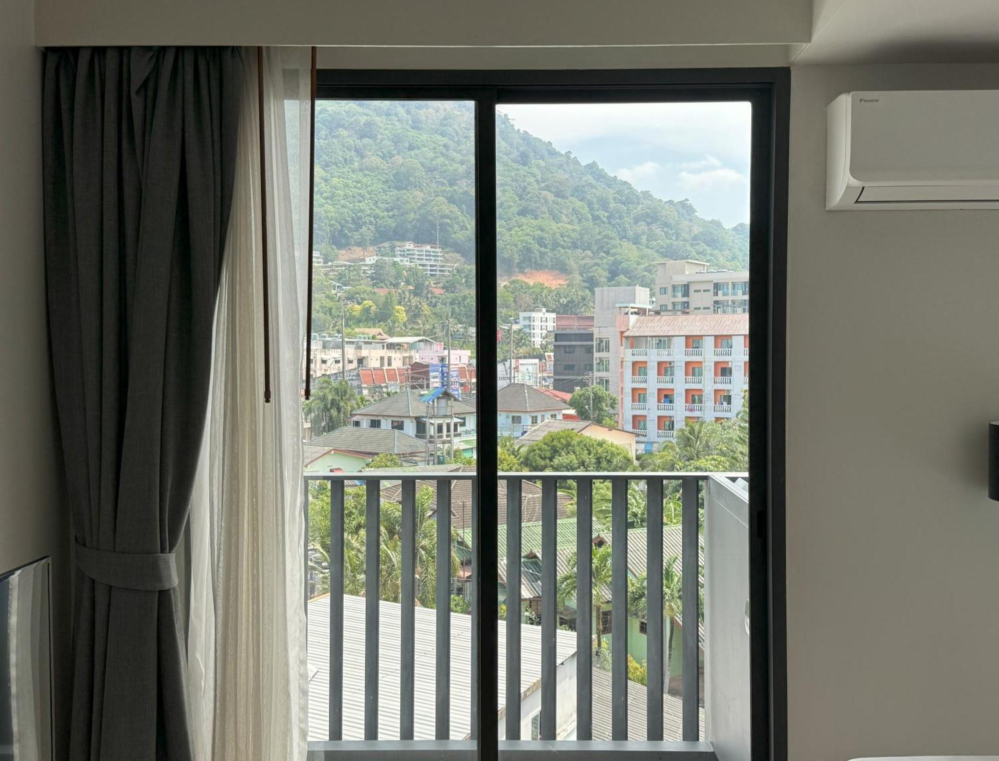 The Deck Condominium By Lofty Patong 객실 사진
